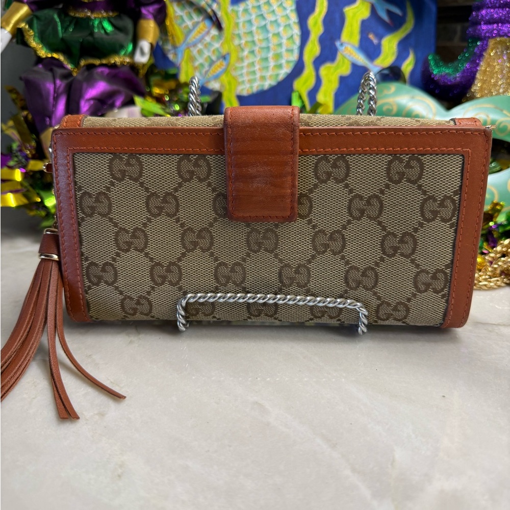 Gucci Tan and Brown Sukey Logo Wallet - Picture 2 of 16
